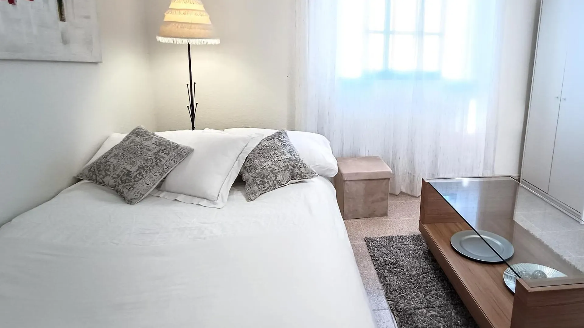 Center Santa Cruz, Alojamiento Centrico Con Gran Terraza, Cocina , Salon Y Banos, Todo Privado スペイン